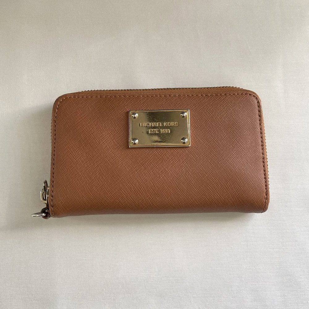 Michael Kors Cellphone Zipped Wristlet Wallet - Camel/Tan Leather